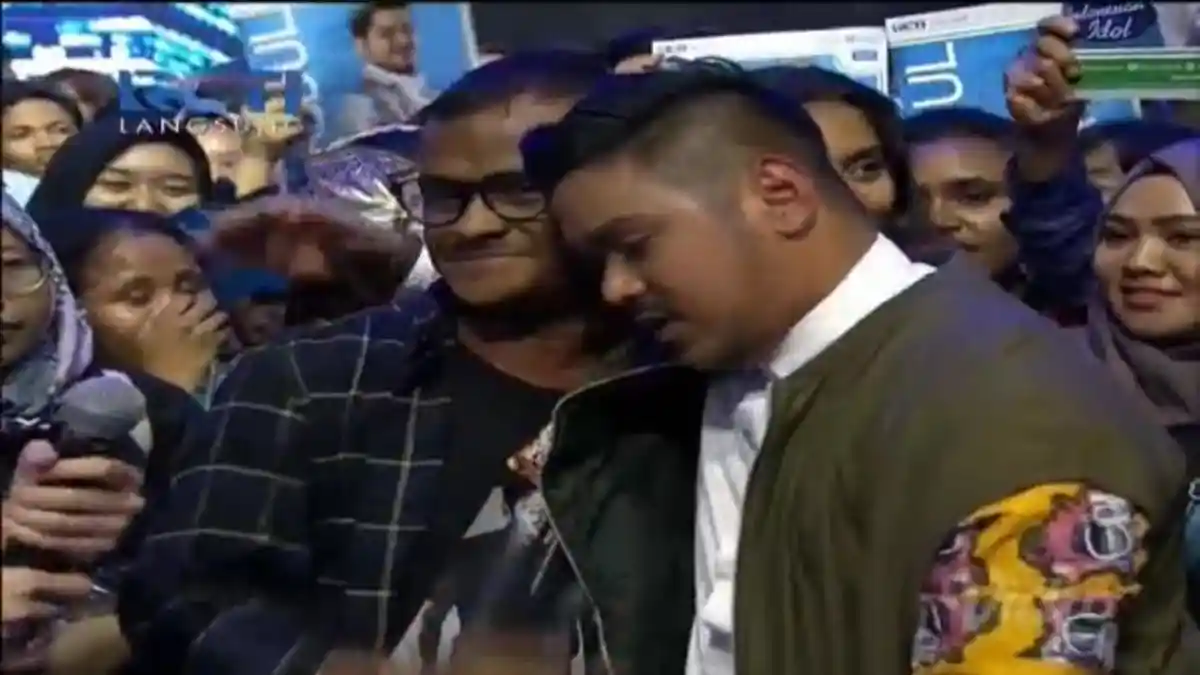 Momen Haru Pertemuan Abdul dan Sang Ayah di Panggung 'Top 3' Indonesian Idol