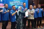 Pasangan-Mak-Rini-Abdul-Ghoni-menerima-rekomendasi-dari-DPP-Partai-Demokrat-untuk-maju-di-Pilkada.jpg