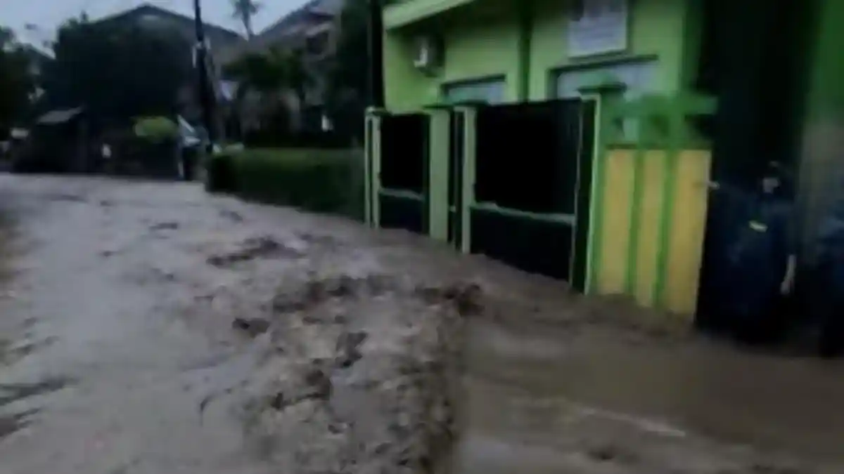 Sungai Kaligarang Semarang Meluap, Pemukiman Sembungan Ungaran Banjir Setinggi 1 Meter
