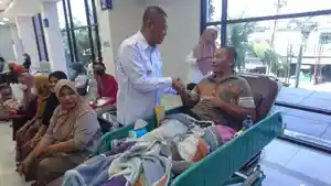 Bupati-Tulungagung-sapa-pasien-RSUD.jpg