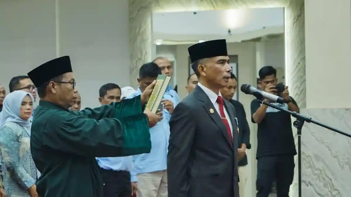 Bupati Annisa Lantik Eks Pejabat Solok Medison Jadi Sekda Dharmasraya, Targetkan Pelayanan Bersih