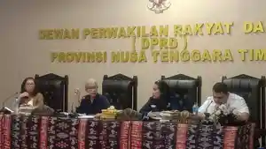 Rapat-DPRD-NTT-soal-KUR.jpg