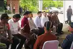Wapres-RI-Gibran-Rakabuming-Raka-serius-mendengarkan-aspirasi-dari-Kepala-Desa-se-Trenggalek.jpg