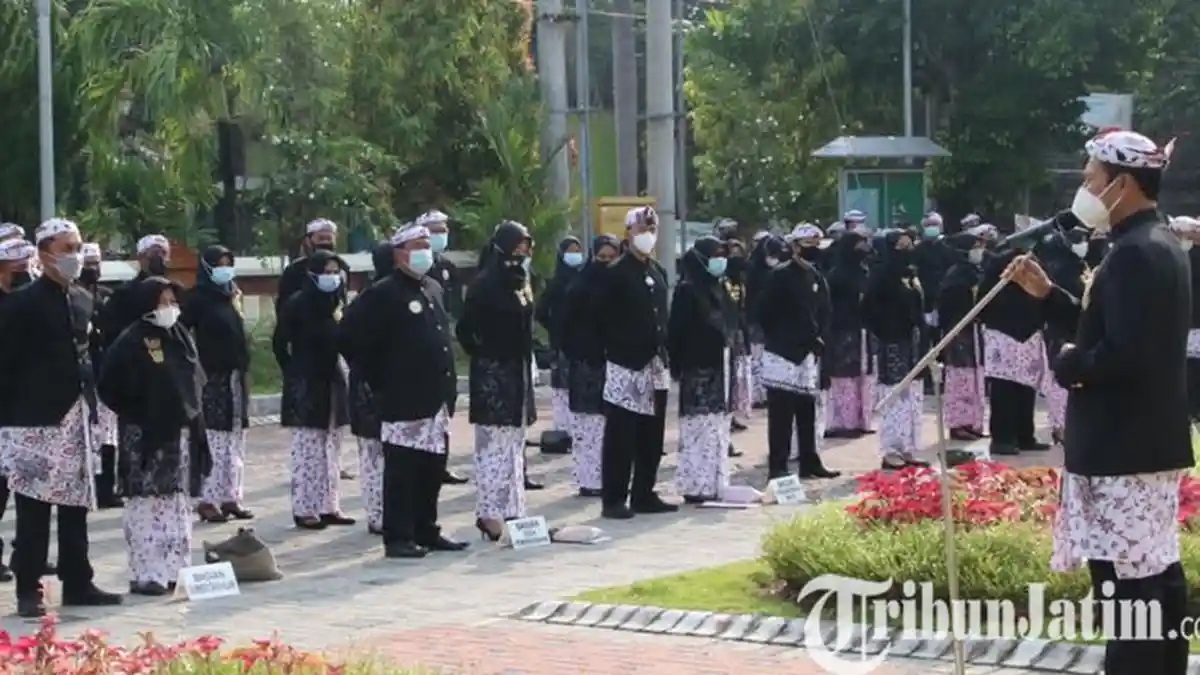 ASN Lamongan Tanggalkan Seragam Resmi, Minggu Pertama Tiap Bulan Wajib BKL