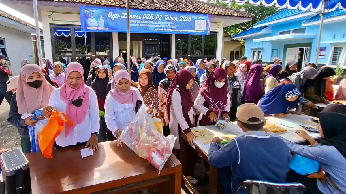 Berburu Bahan Pangan Murah untuk Lebaran, Warga Sentolo Kulon Progo Serbu Pasar Murah