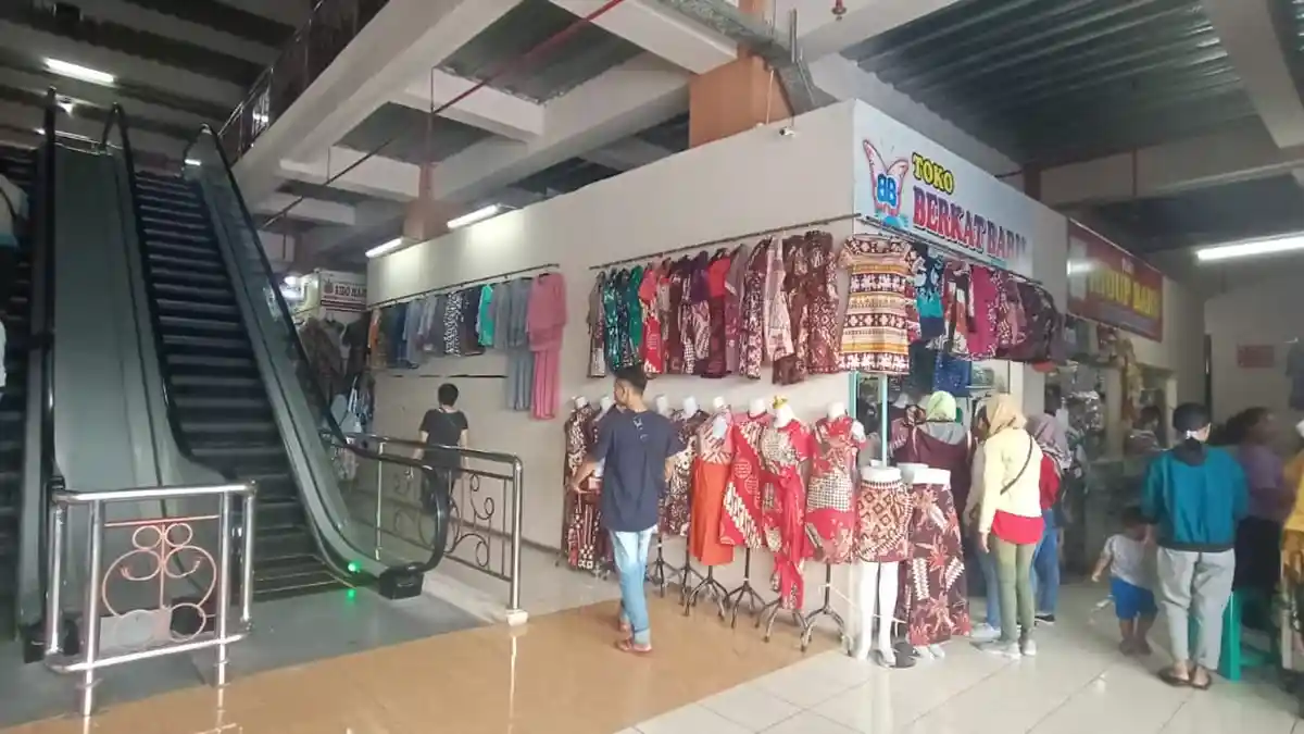 Baju Kebesaran Gibran & Relawan yang Ngehits Belum Dijual Bebas di Pasar Solo, Ini Penelusurannya