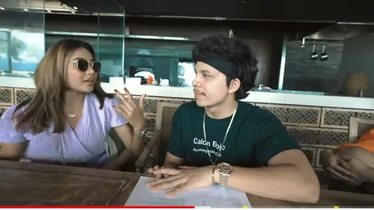 Sempat Diisukan Putus, Atta Halilintar Senyam-senyum Ledek Aurel: Seru Gak Berantem Sama Aku?