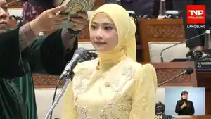ANGGOTA-DPR-RI-Adela-Kanasya-Adies-dilantik.jpg