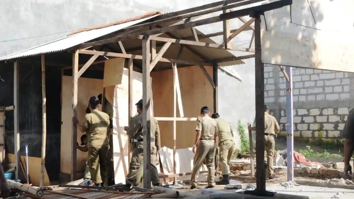 Diduga Jadi Tempat Prostitusi, Satpol PP Bongkar 26 Bangunan Semipermanen di Congyok Pati