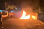 Kasih Faham Maling Motor Agar Tak Ganggu Lagi, Warga Plandaan Jombang Bakar Motor