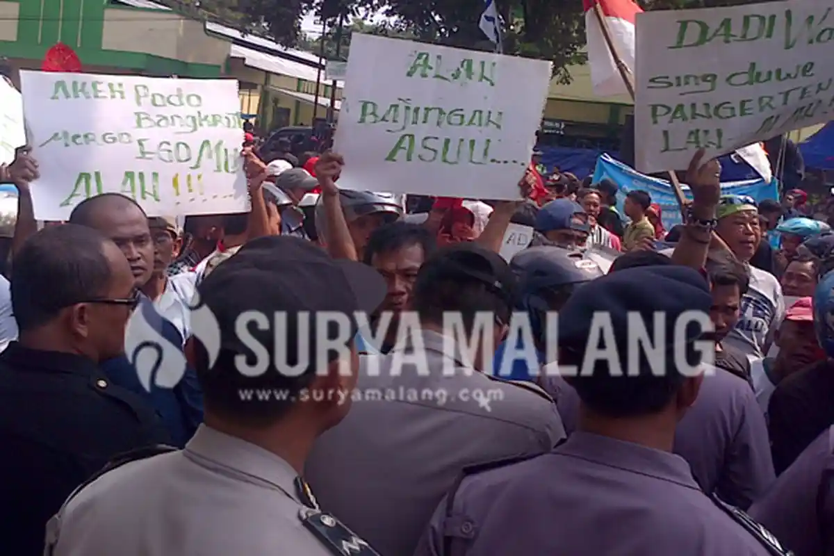 Penutupan Jembatan Mrican Membuat Ekonomi Masyarakat Sekitar Lesu, Warga Menuntut