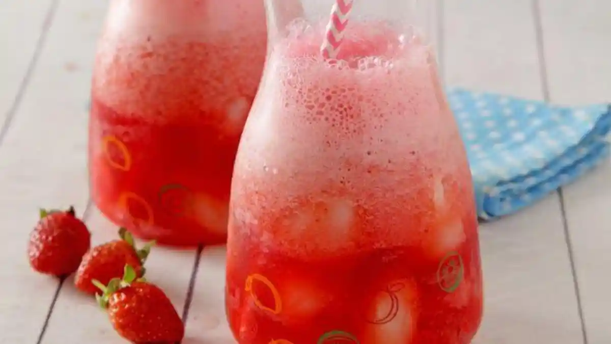 Resep Es Stroberi Leci dan Cara Membuatnya