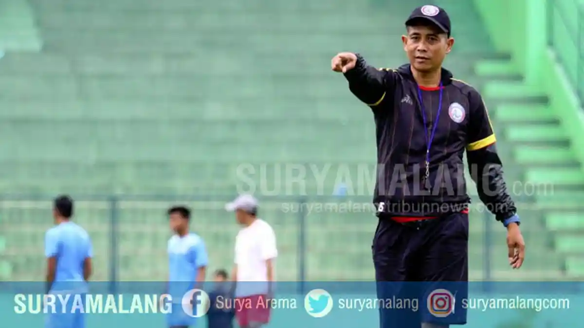 Jadwal Tanding Arema Vs Persela – Ini Persamaan Karakter Permainan Gethuk dan Aji Santoso