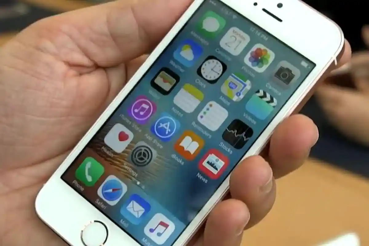 Rajin Bersihkan iPhone Agar Tidak Jadi Sarang Kuman