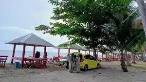 Suasana-pantai-Abadi-yang-terletak-di-Desa-Bua-Kecamatan-Tellulimpoesinjai.jpg