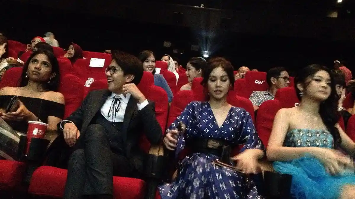 Adu Akting dengan Iqbaal Ramadhan di 'Dilan 1990', Vanesha Prescilla Bilang Harus Saling Mencintai