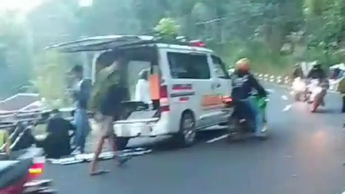 Kecelakaan Remaja Atraksi Keplek Miring Tabrak Pasutri di Tawangmangu Karanganyar