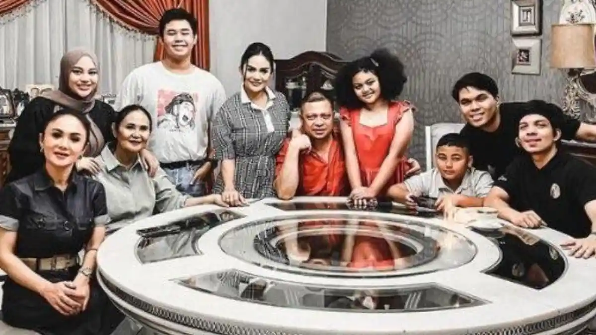 Intip Potret Rumah Mewah Artis Terkenal Krisdayanti, Ada Lapangan Bulu Tangkis serta Kolam Renang