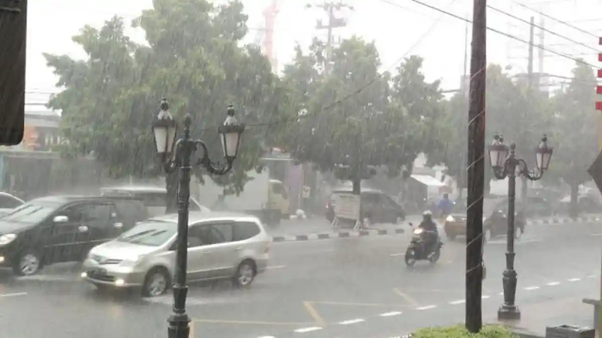 Indonesia Kerap Diguyur Hujan Lebat, BMKG Rilis Peringatan Dini Jumat (29/1), Waspadai Cuaca Ekstrem