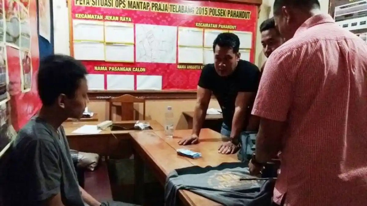 Diduga Terkait Kebakaran 4 SDN di Palangkaraya, Seorang Warga Panarung Diamankan