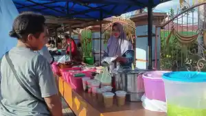 20230326_berburu-takjil-di-pasar-ramadan-aimas-kabupaten-sorong.jpg
