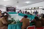 Para-peserta-rapat-Timpora-Kabupaten-Sumba-Barat-di-Hotel-Manandang-Kota-Waikabubak.jpg