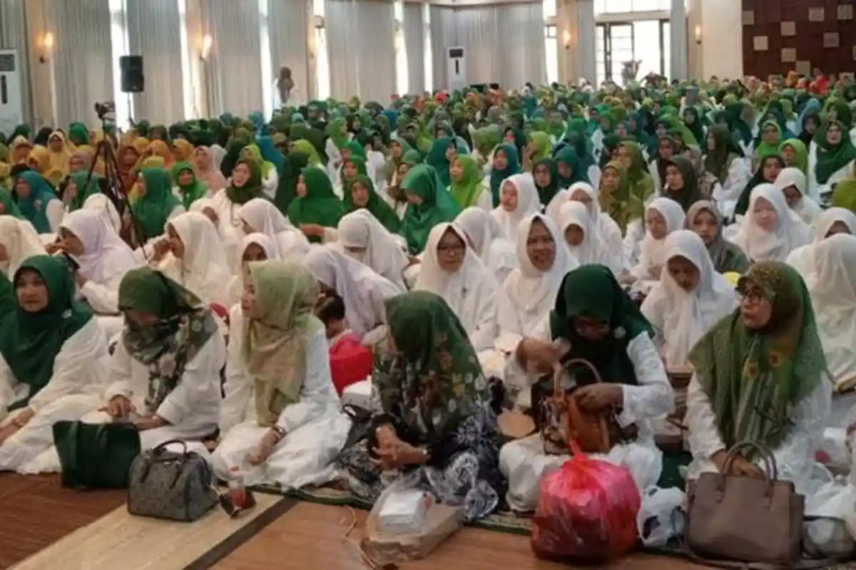 Alumni Fatayat NU dan Hafidzah se-Jatim Pendukung AMIN Gelar Pengajian Mengetuk Pintu Langit