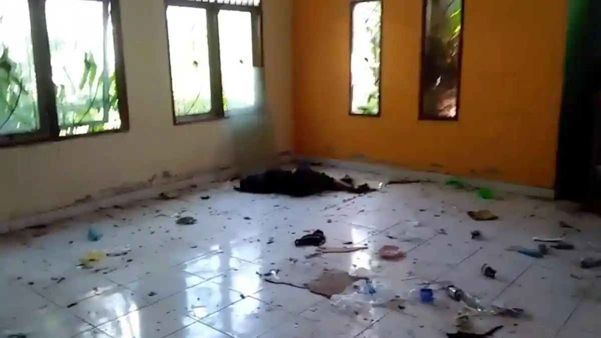 Diduga Tewas Seminggu Lalu, Tubuh Lansia Ini Ditemukan Membusuk di Gedung Kosong Pohuwato