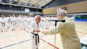 TERIMA-PENGHARGAAN-Chief-Instructor-JKA-Indonesia-Suyana-Sensei-Dan-6-JKA.jpg