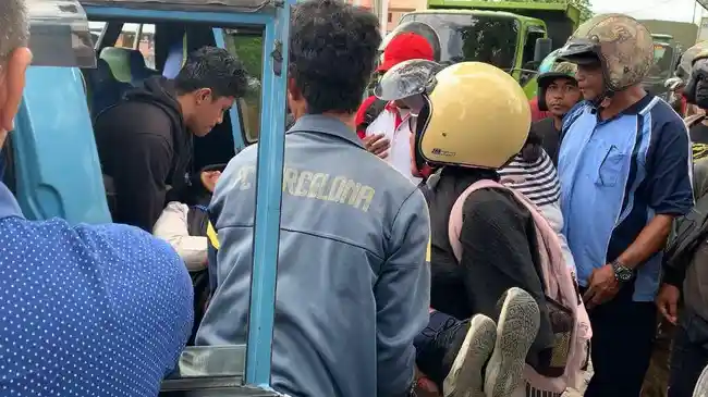 Seorang PTT Nakes di Halmahera Selatan Dilarikan ke Puskesmas Usai Ditabrak Sepeda Motor