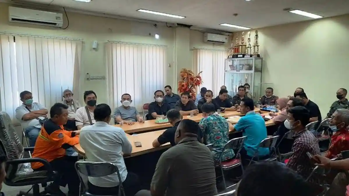 Pedagang Masih Bertahan di Pasar Relokasi MAJT, Dinas Perdagangan Minta Segera Pindah di Johar Baru