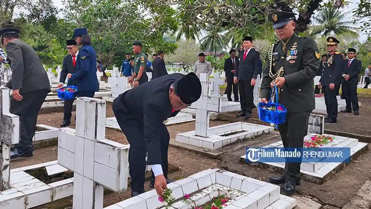 Hari Pahlawan, Gubernur YSK Pimpin Ziarah di TMP Kairagi : Kesejahteraan Rakyat Amanat Perjuangan 