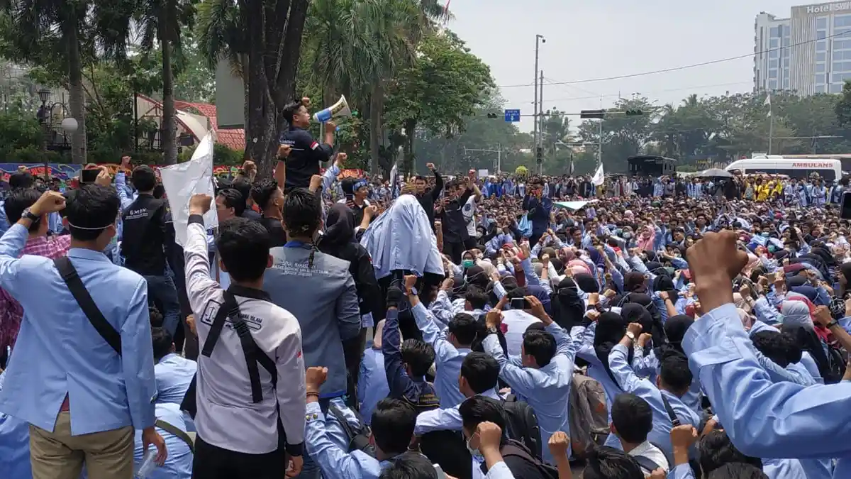 Mahasiswa Demonstrasi di DPRD Sumsel, Hindari Kemacetan Lalulintas di Jalan A Rivai