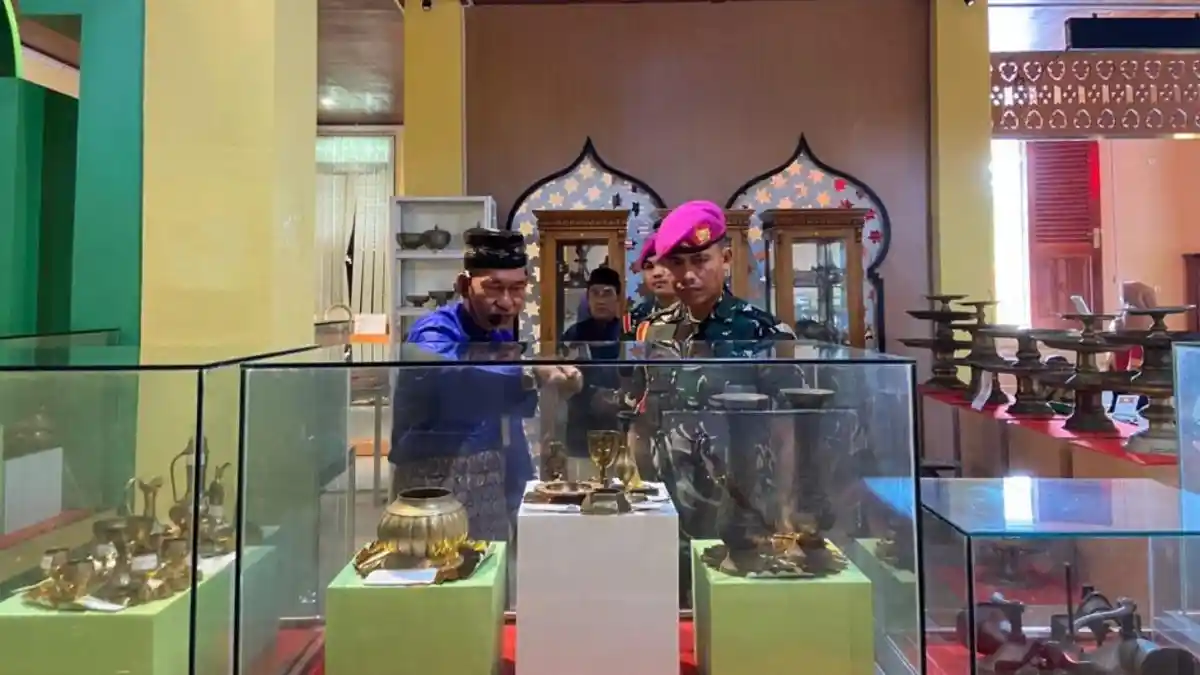 Danpuslatpurmar 9 Dabo Singkep Kagumi Koleksi Museum Linggam Cahaya