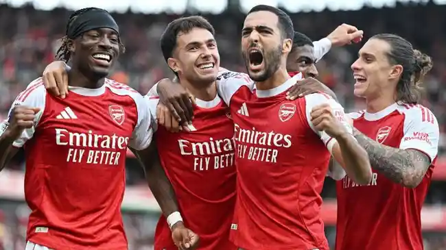 Perbandingan Klasemen Liga Inggris di Natal: Arsenal Melawan Takdir Buruk, Liverpool Anjlok 10 Poin