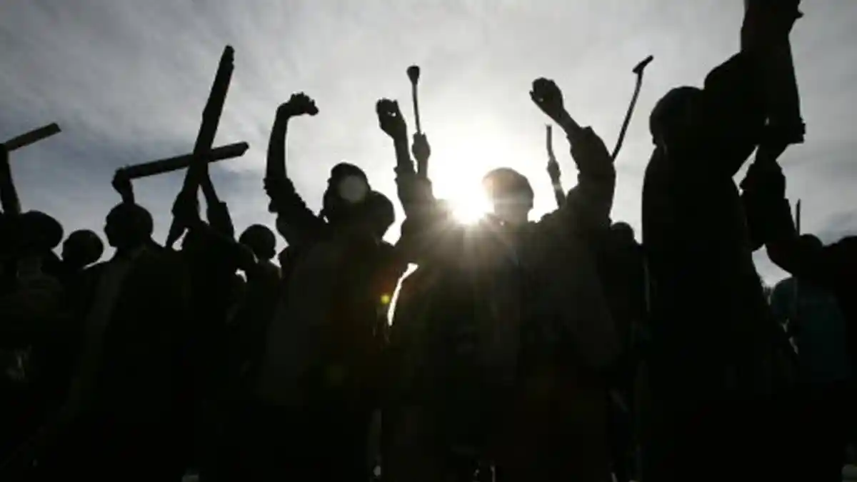 Aparat Gabungan Sita Senjata yang Dibawa Peserta Takbir Keliling