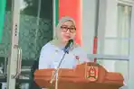 Wali Kota Lisa Halaby Bersama BAZNAS Banjarbaru Salurkan Bantuan Usaha Warung “ZMART” 
