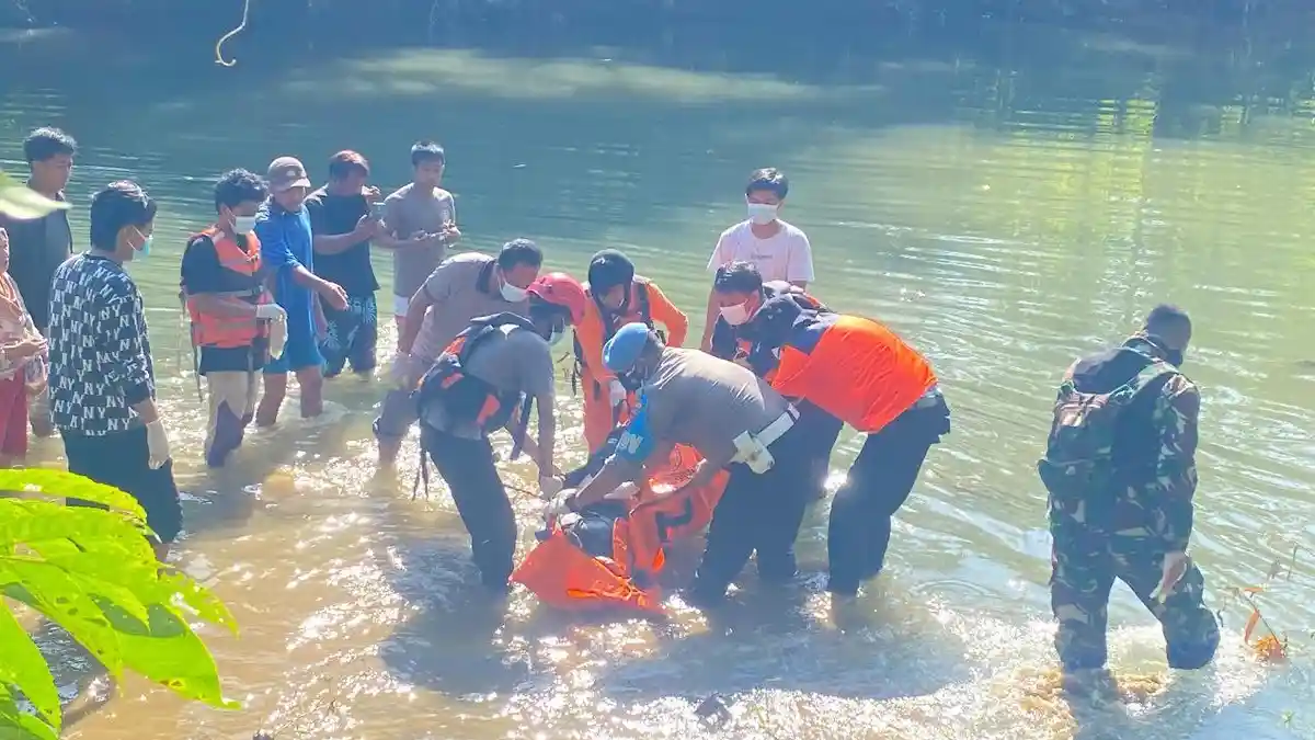 Pria 82 Tahun Ditemukan Meninggal di Sungai Kande Api Pangkep   
