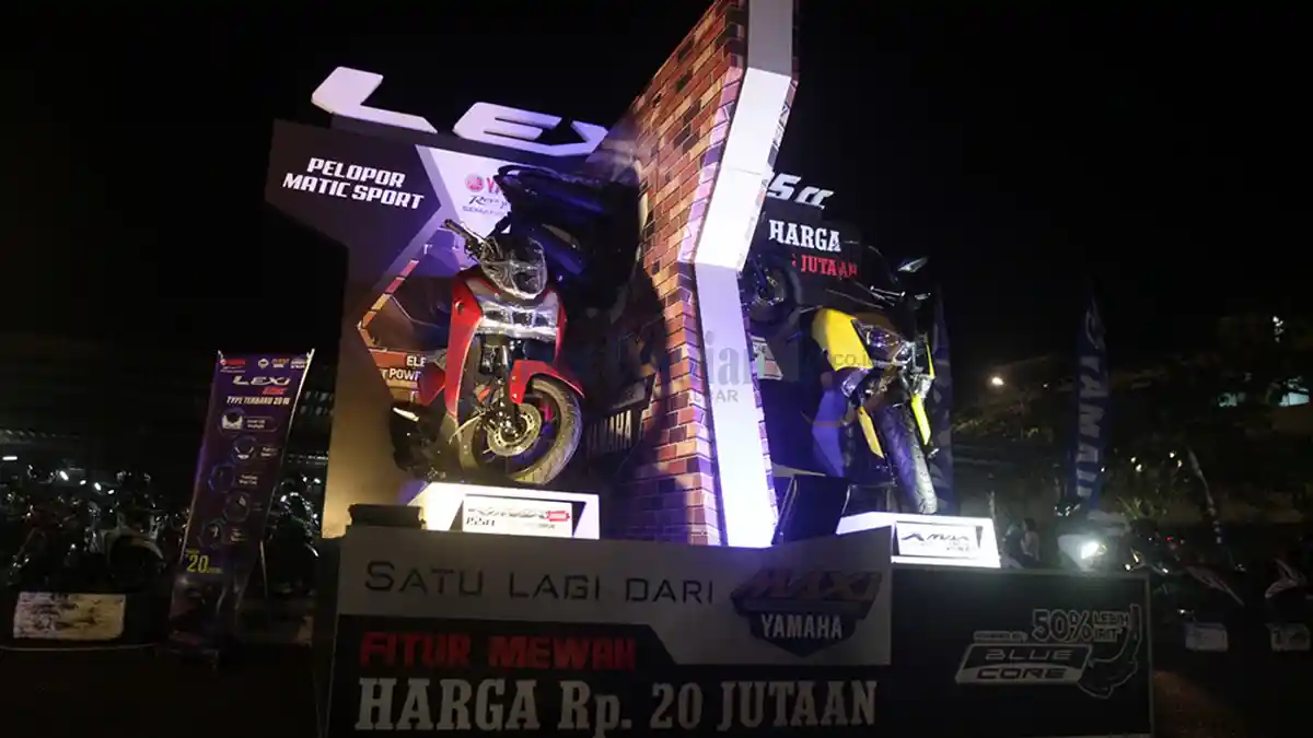 Suka Selfie? Yuk Kunjungi Spot Selfie BYMS di Parkiran Ayani Mega Mall - blue-core-yamaha-motor-show_20180427_222045.jpg