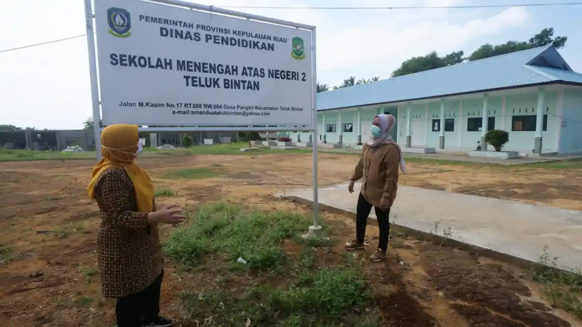 SMAN 2 Teluk Bintan Bangun Laboratorium & Perpustakaan dari APBN, Jadi Perhatian Deby Maryanti