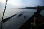 Paus Raksasa Mati Terdampar di Pantai Silo Baru Asahan