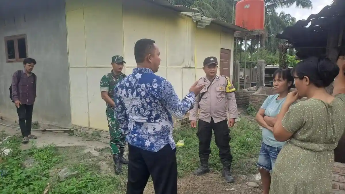 Bhabinkamtibmas Polsek Bosar Maligas Sambangi Peternak Babi, Ajak Jaga Kebersihan Simalungun