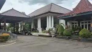 Suasana-pringgitan-sebutan-rumah-dinas-Bupati-Ponorogo.jpg