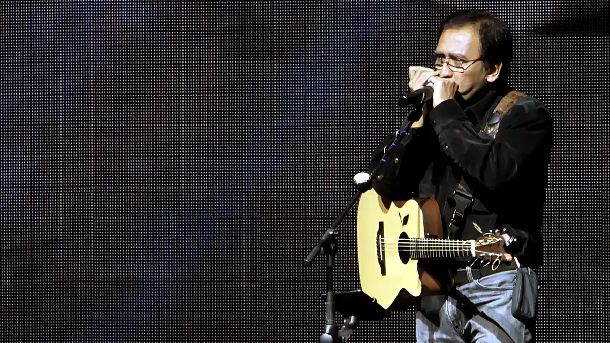 Bawakan Lagu-lagu Kritis, Iwan Fals Deg-degan Mangung di Monas