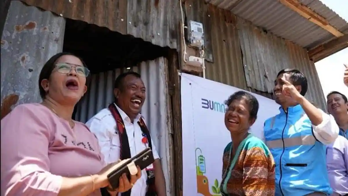 Sambut HLN ke-79, Donasi Insan PLN Terangi 3.725 Keluarga se-Indonesia