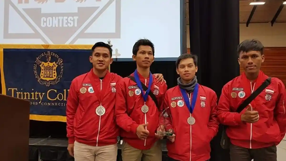 Tim Robot dari Perguruan Tinggi Yogyakarta Borong Piala pada Kontes Robot Indonesia 2018