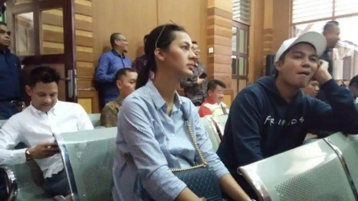 Baim Wong dan Istri Hadiri Sidang Gugatan dari Astrid, Paula Verhoeven: Gemes Juga Sih Ada Apa