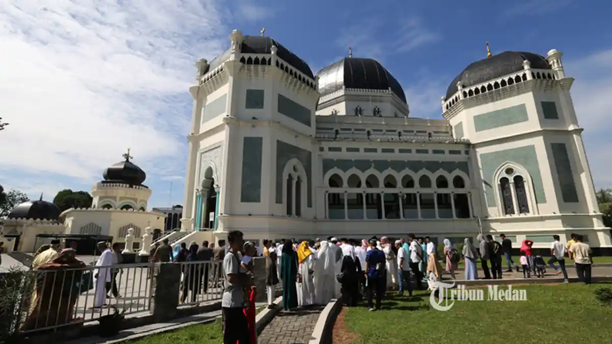 TRIBUN-MEDAN-WIKI: Mengenal Sejarah dan Kemegahan Masjid Raya Al Mashun di Medan