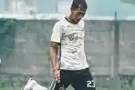 hansamu-yama-pranata-saat-latihan-bersama-persija-jakarta.jpg