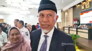 Gubernur-Sumatera-Barat-Sumbar-Mahyeldi-diwawancarai.jpg